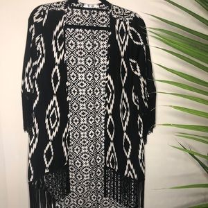 Rumors tan & black open front throw top